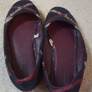 COPY - Pre-loved Black Flat